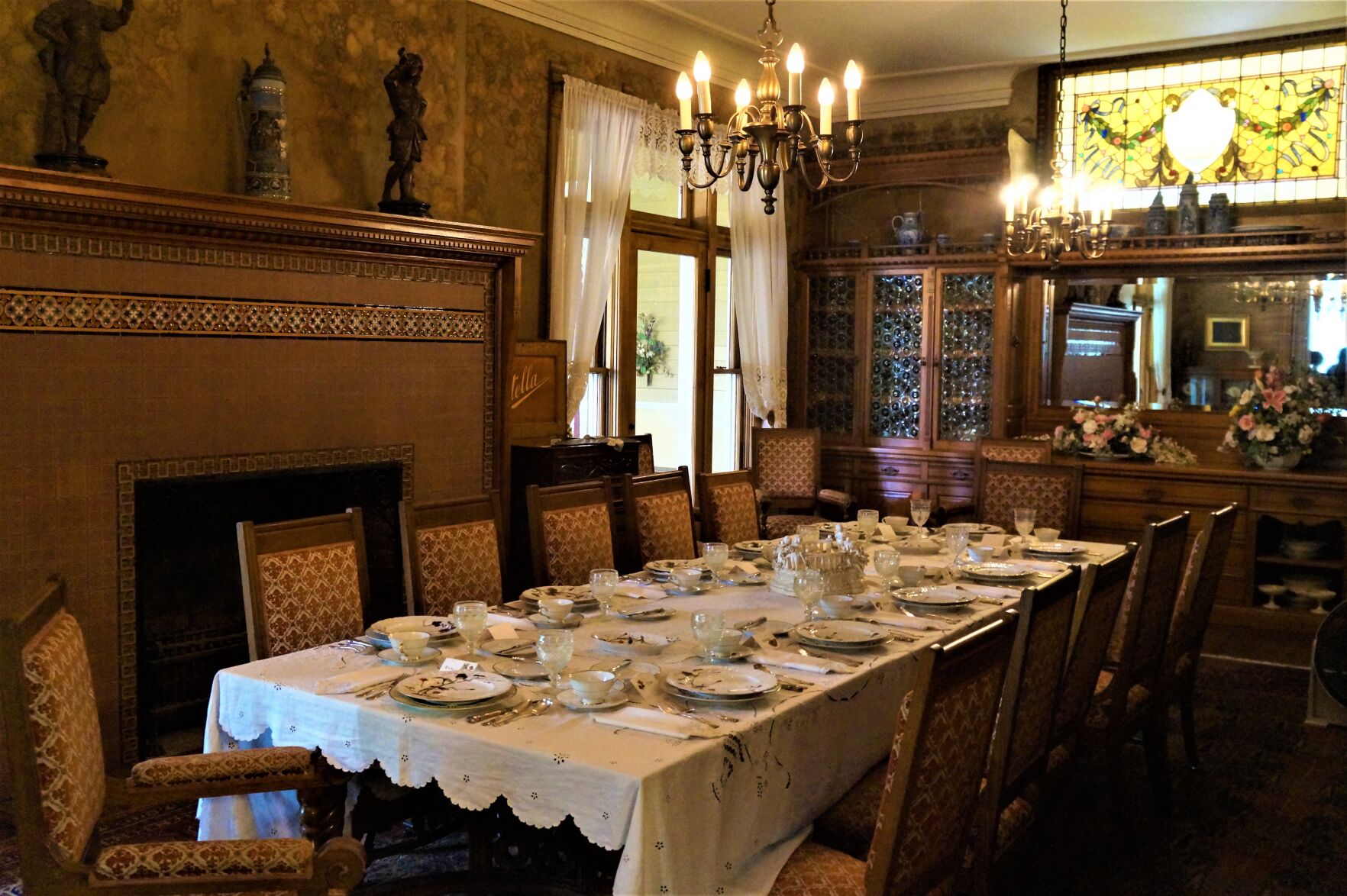 Black Point: Dining Room